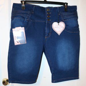 Brand New Hot & Lovely Jeans Knee Length Juniors Plus 18
